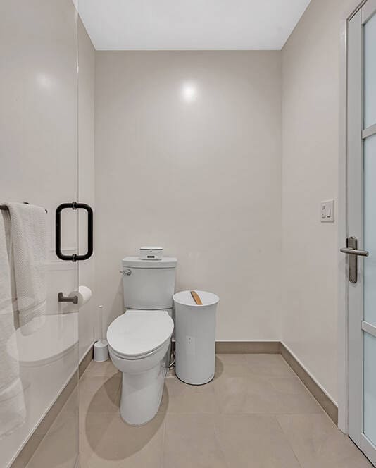 2.5 Bathroom 3655 11