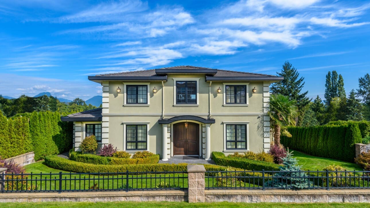 Luxury House In Vancouver Canada 2025 10 28 21 16 50 Utc Scaled 1 Scaled