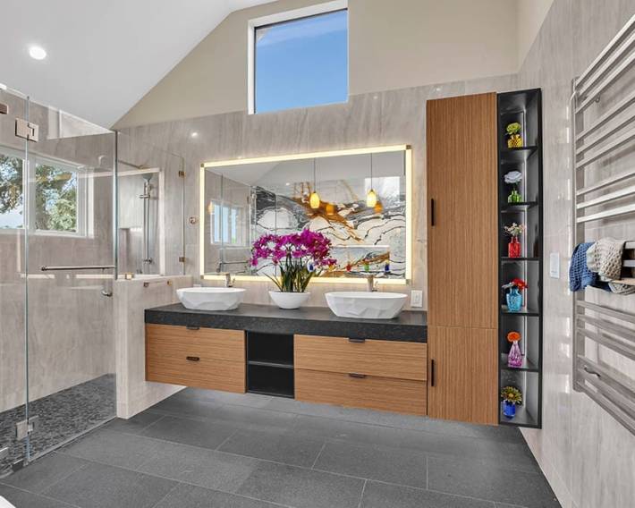 Master Bathroom ANd Bedroom 2970 Hallmark Dr Belmont1