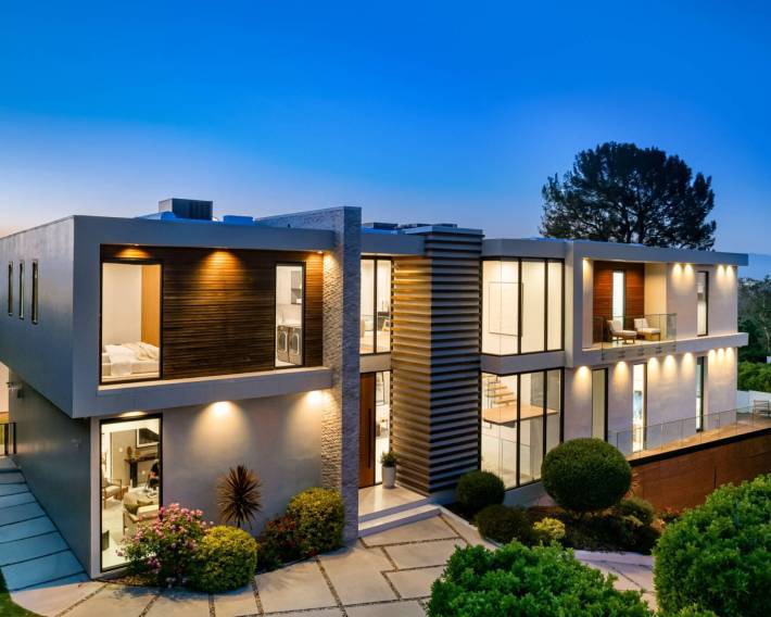 Contemporary House With City Lights Visible From T 2025 01 31 21 57 47 Utc Scaled 1 Scaled