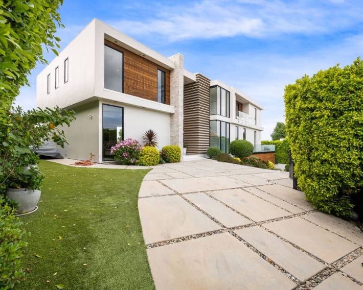 Driveway Of A Contemporary House With A Garden Are 2025 02 11 18 47 12 Utc Scaled 1 Scaled