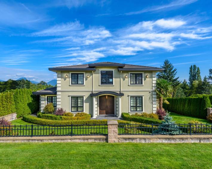Luxury House In Vancouver Canada 2025 10 28 21 16 50 Utc Scaled 1 Scaled